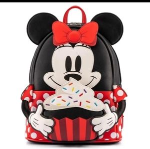 Minnie Mouse cupcake loungefly NWT